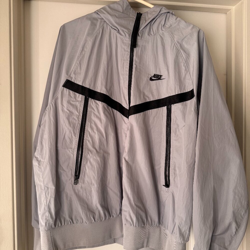 Nike Sportswear Woven Tech Essential Windrunner Hooded Jacket Men L Gray